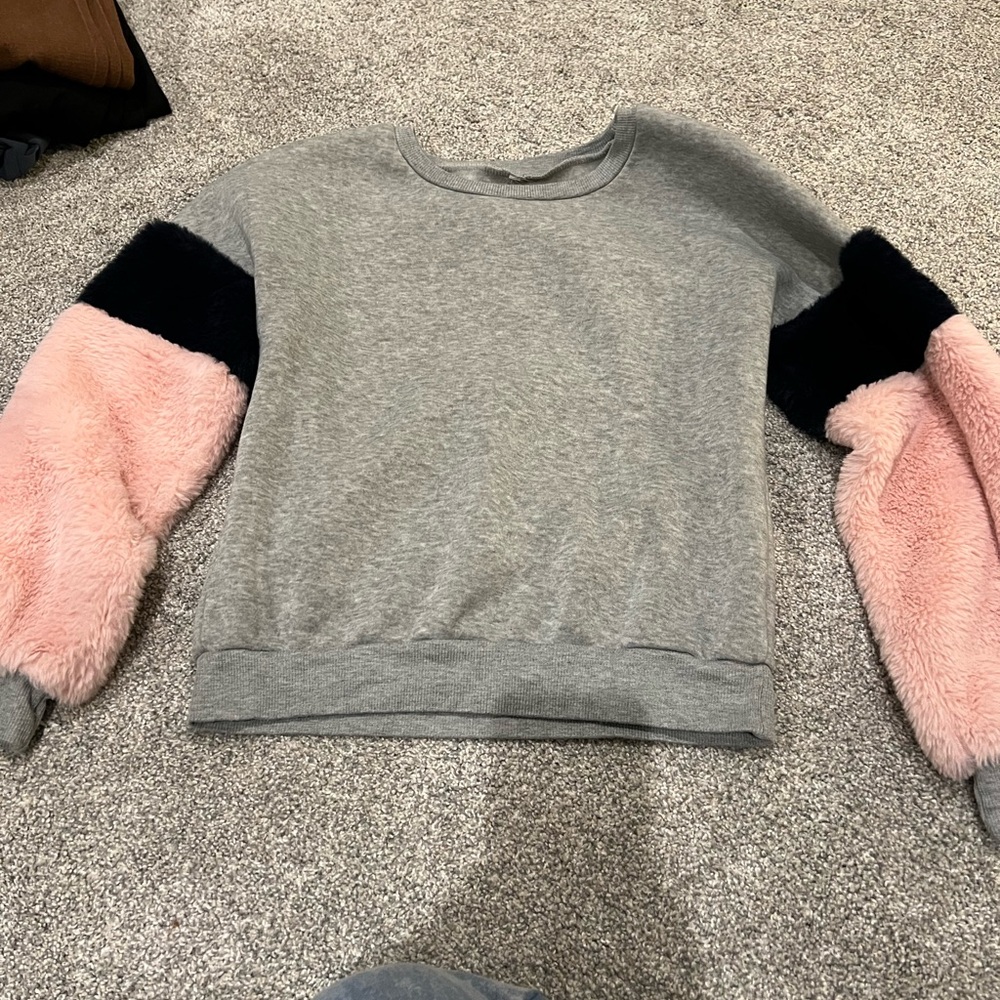 Gray Sweater with Pink and Black Fuzzy Sleeves
